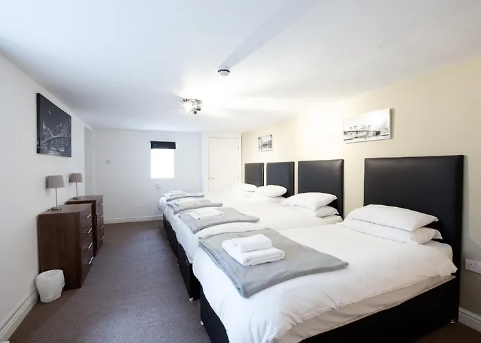 Holmes & Hunters - Bentinck Road Apartments