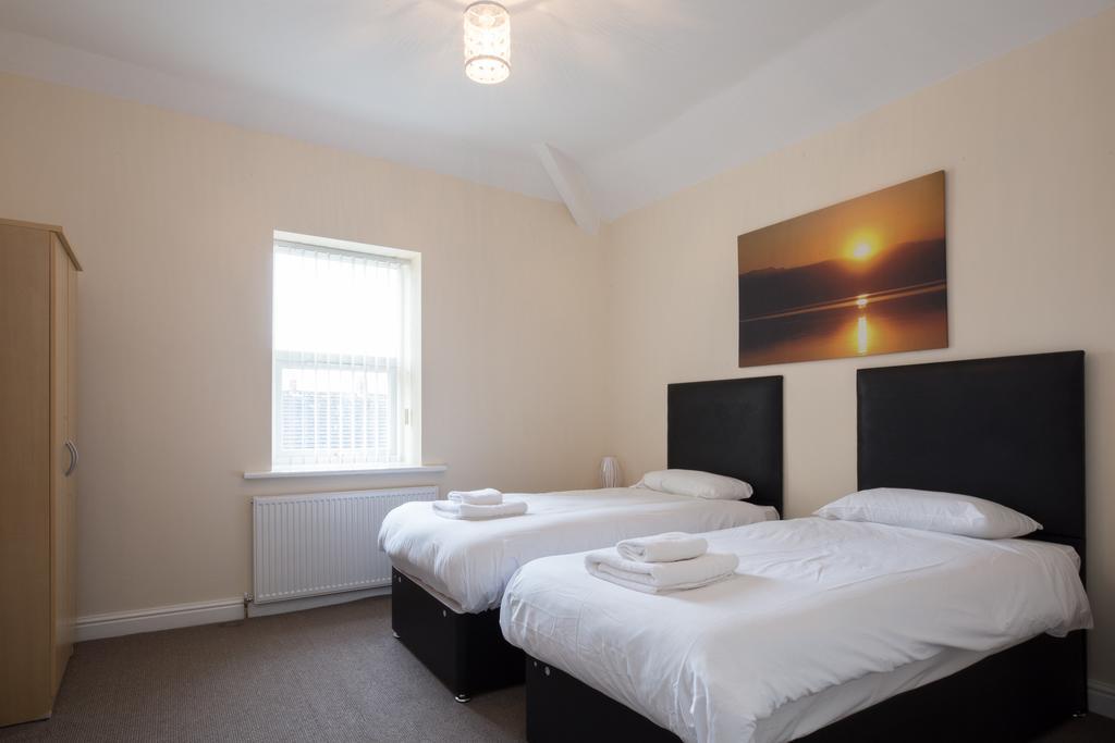 Holmes & Hunters - Bentinck Road *