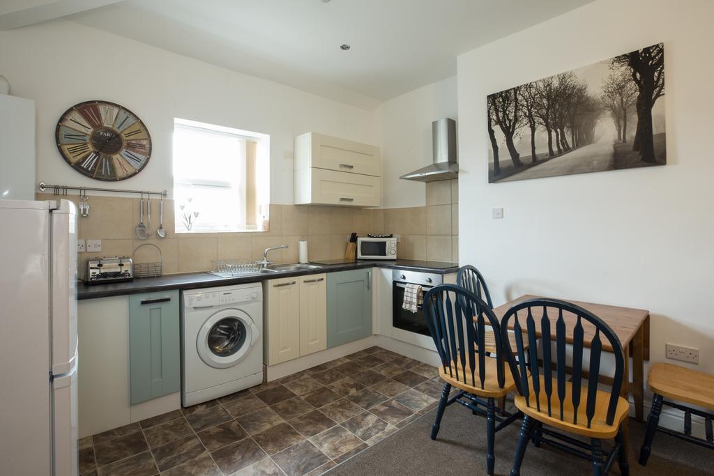 Holmes & Hunters - Bentinck Road *