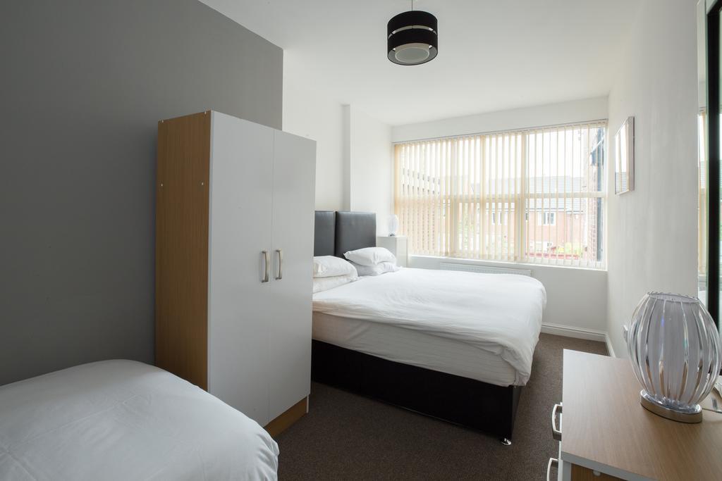 Holmes & Hunters - Bentinck Road Apartment