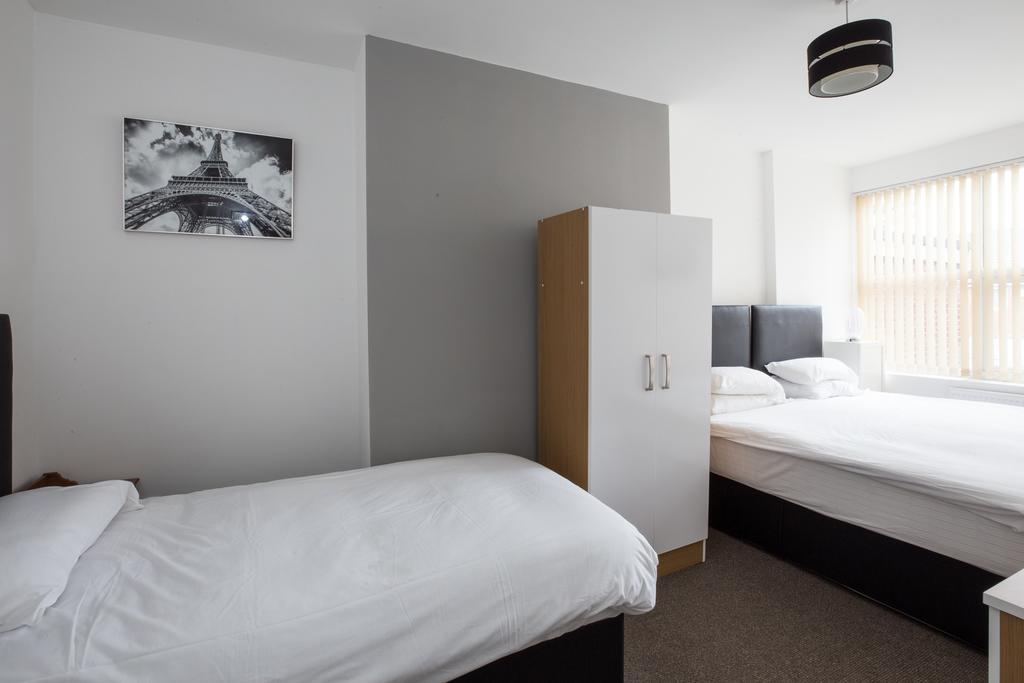 Holmes & Hunters - Bentinck Road Apartment *