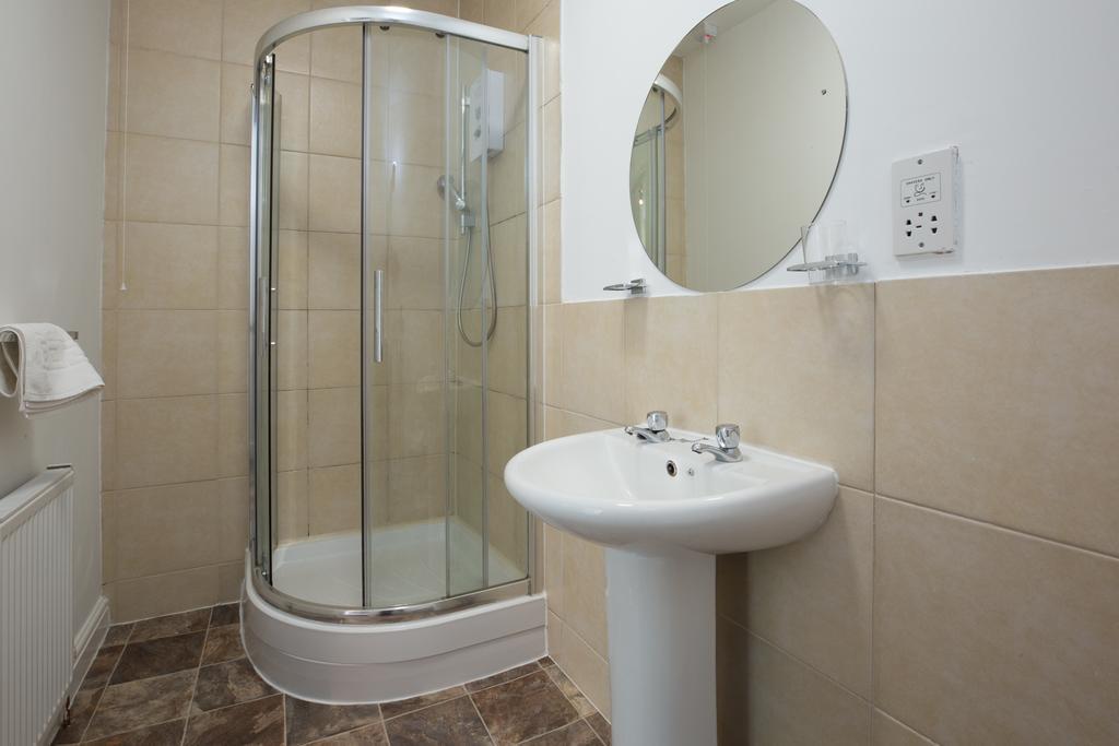 Holmes & Hunters - Bentinck Road Apartment *